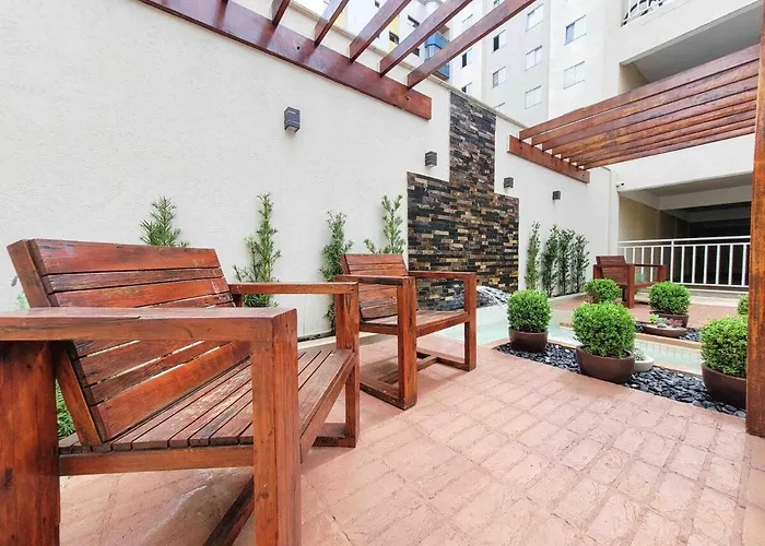 Bem No Centro, Cozinha Completa, Varanda E Garagem