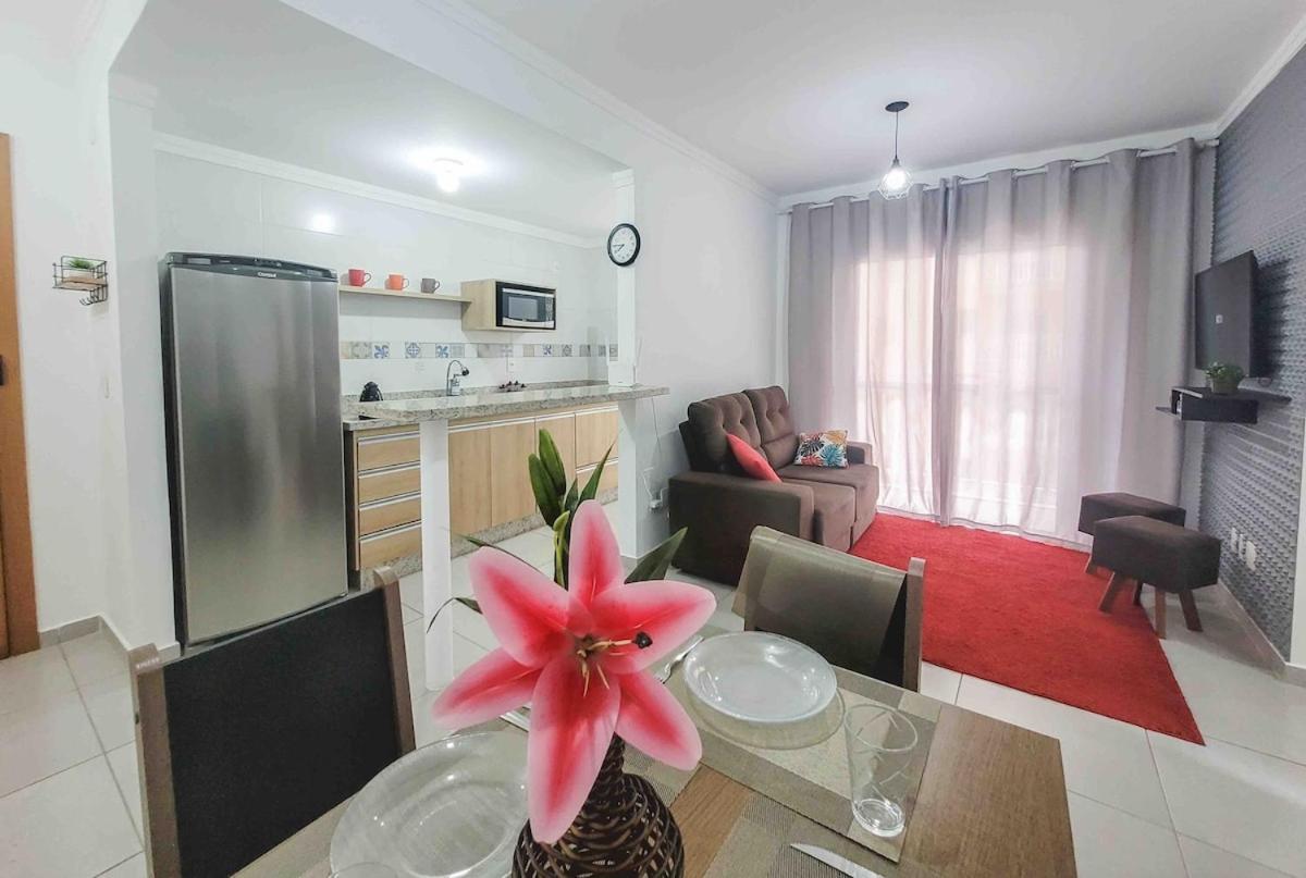 Apartment Bem No Centro, Cozinha Completa, Varanda E Garagem *