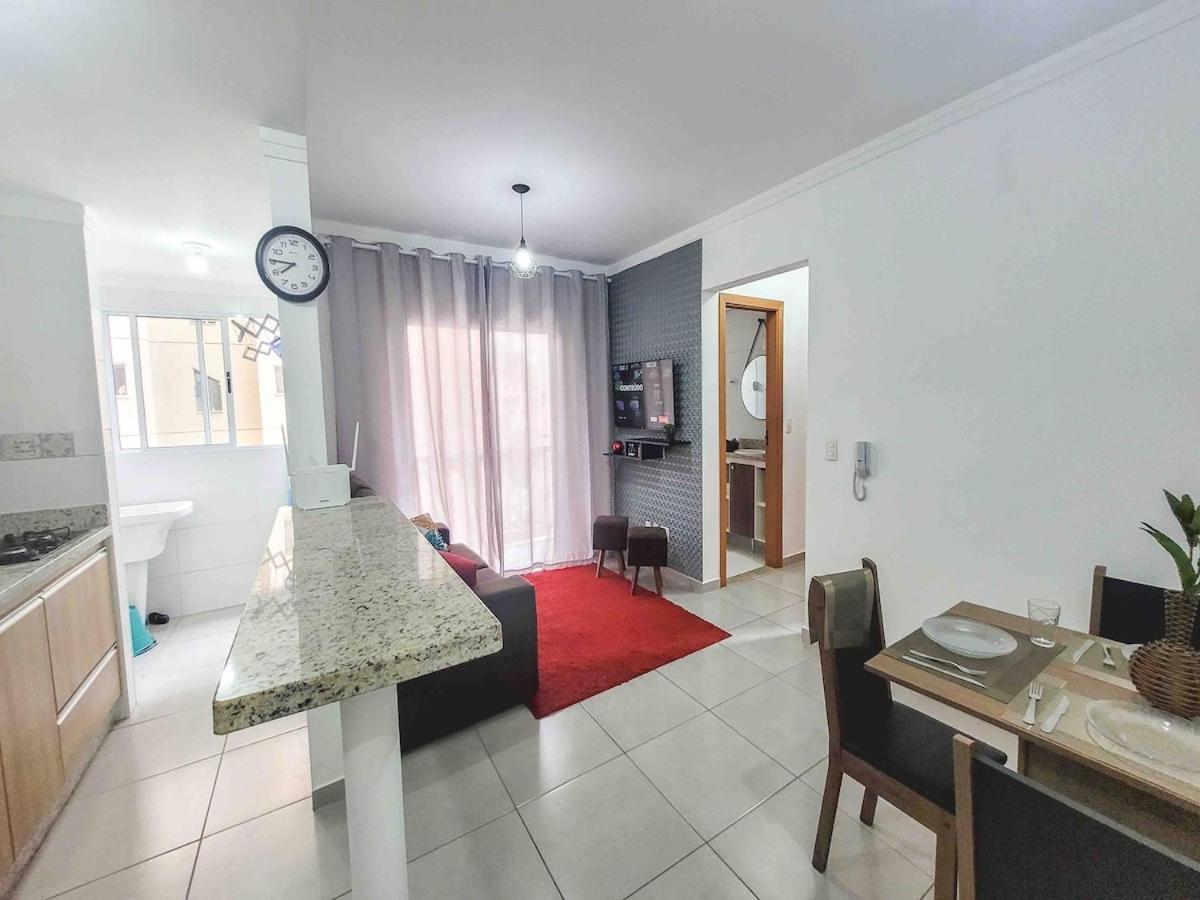 Apartment Bem No Centro, Cozinha Completa, Varanda E Garagem